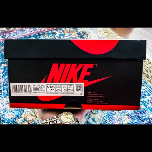 Air Jordan 1 Retro High OG “Royal Toe” w/receipts - Picture 2 of 7